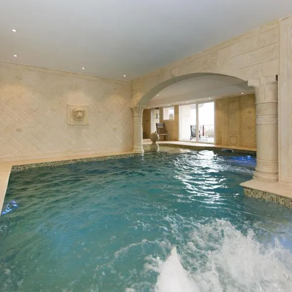 Alexain Hotel Restaurant & Wellness - Colmar Ouest, hotel v destinaci Trois-Épis