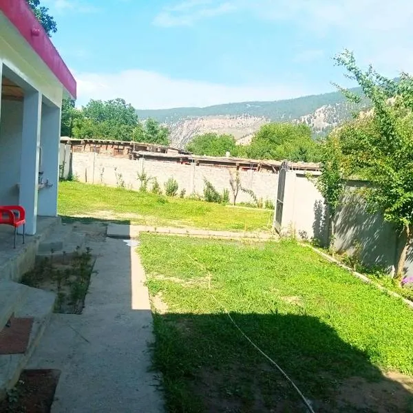 Tourist Guest House, hotel v destinaci Anīahgrām