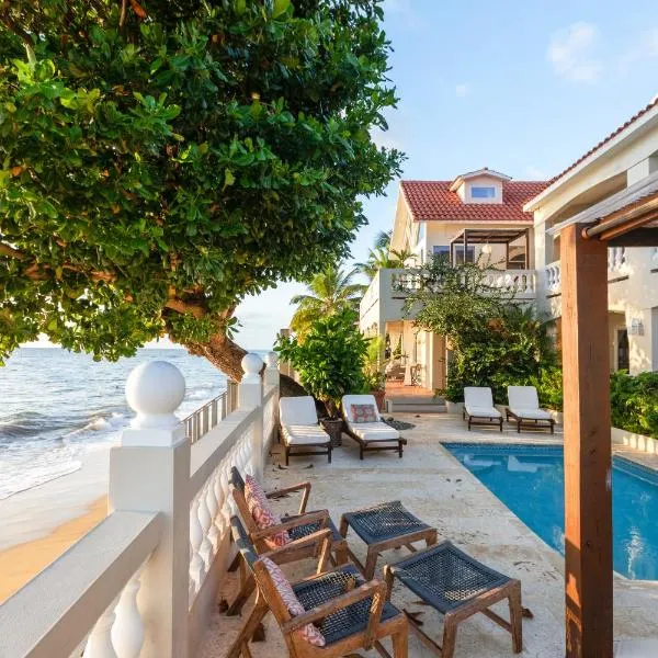 Tres Sirenas Beach Inn，位于林康的酒店