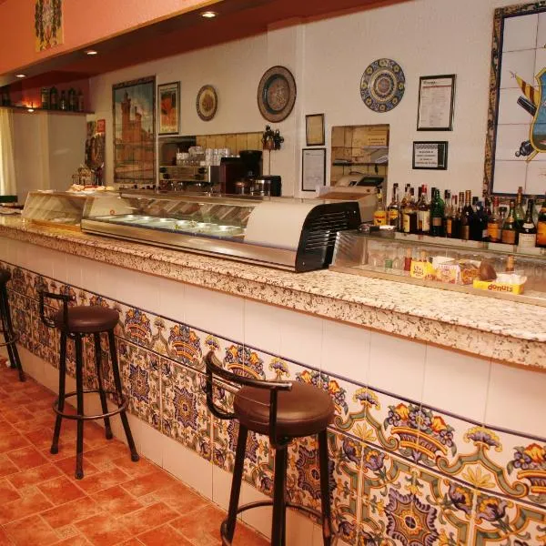 Hostal Cuatro Esquinas, hotel a Ejea de los Caballeros