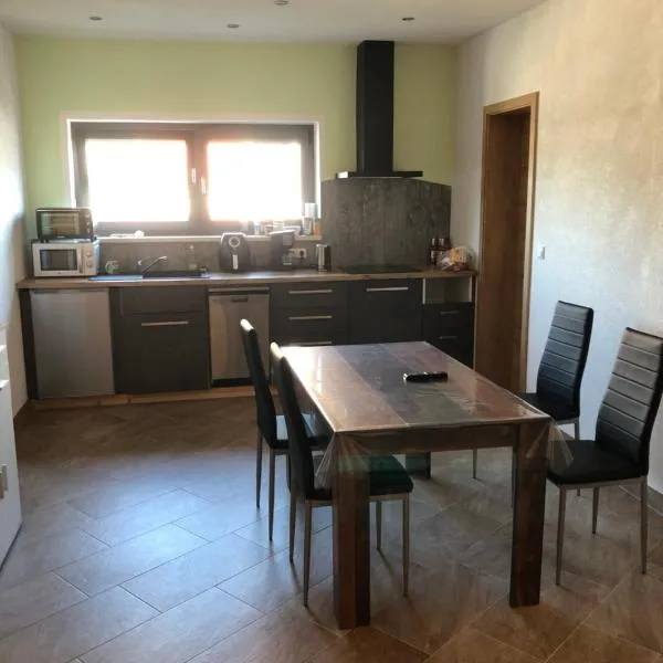 Ferienwohnung Zeitler, viešbutis mieste Treuenas