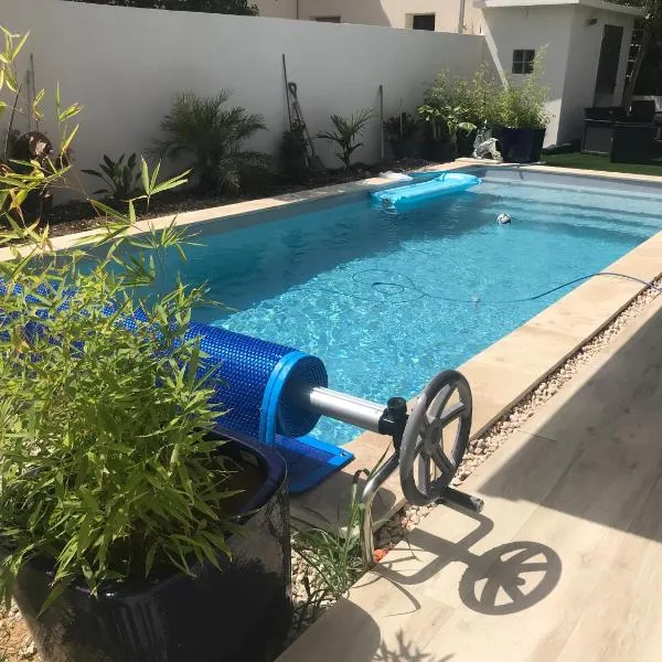 Maison LILOMEL, hotel v destinaci Sanary-sur-Mer