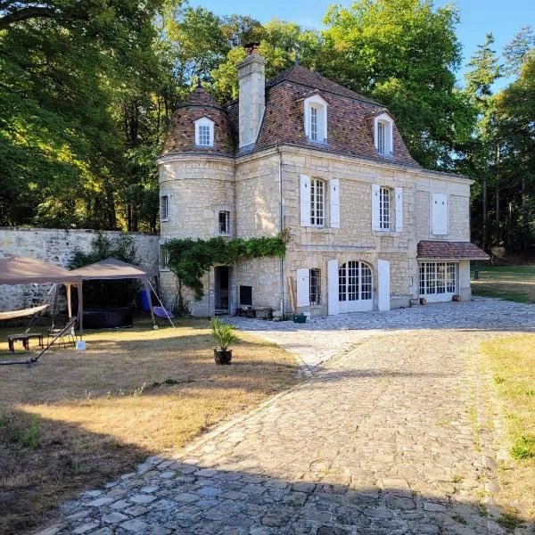 LE MANOIR PARADI, hotel en Monampteuil