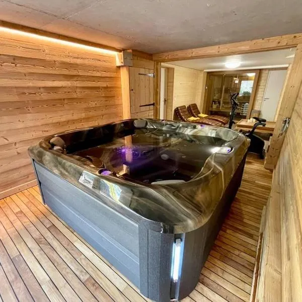 Chalet Kelly, au centre ville avec Jacuzzi & Sauna, hotel in Gérardmer