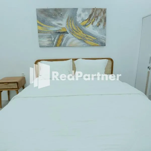 Pringgading Surf Camp Bengkulu Mitra RedDoorz, khách sạn ở Bengkulu