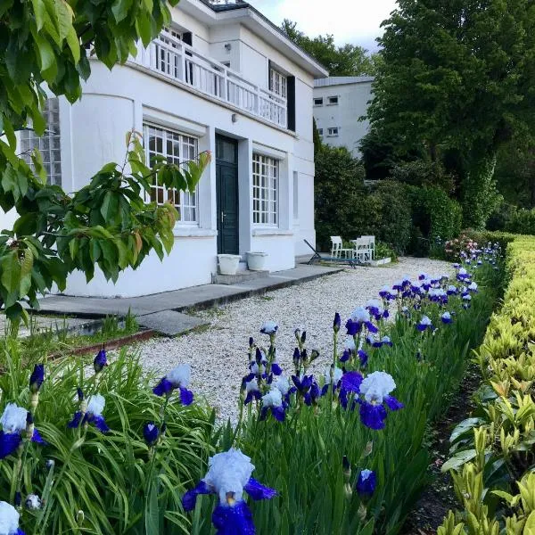 Villa des Millepertuis, hotel i Bagnoles-de-l'Orne