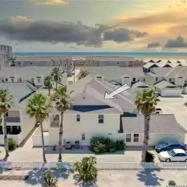 Spacious Home, Short Walk to Beach, Heated Pool!, hotel v destinaci Corpus Christi