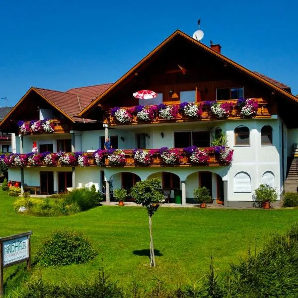 Landhaus Scherling, hotel v destinácii Keutschach am See