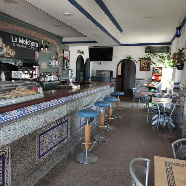 Hostal Restaurante Bar Cafeteria La Melchora, hotel em Posadas