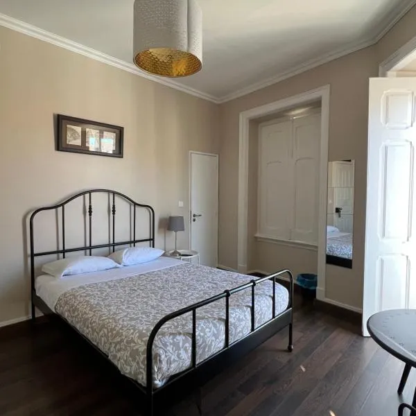 Viesnīca Suites & Apartments DP VFXira pilsētā Vilafranka di Šira