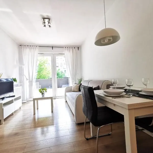 Matejki Apartment ~ Self Check-In 24 ~ Parking, hotel in Wrocław