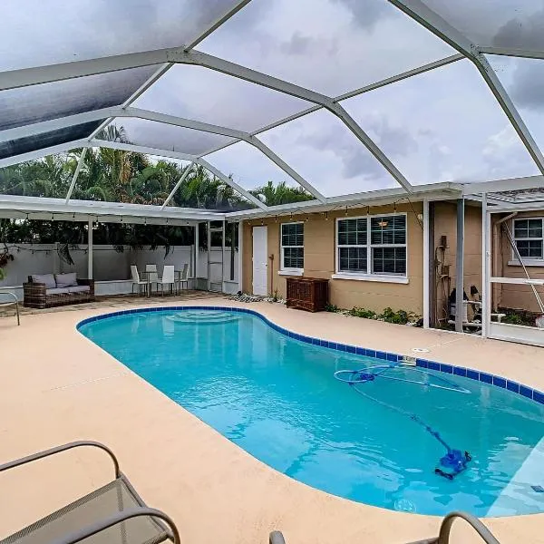 Crown Jewel of Clearwater II, pool, near Beach, on Pinellas Trail、ラーゴのホテル