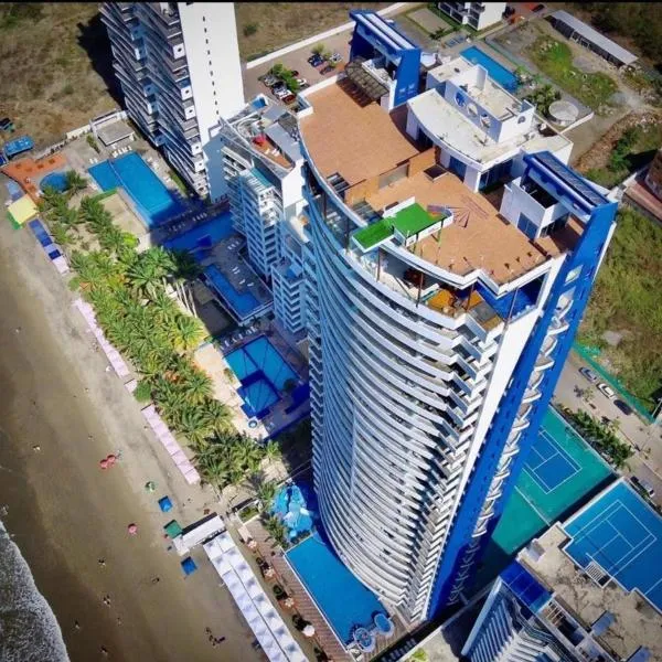 Grand Diamond Beach lujoso departamento frente al mar, hotel v destinaci Tonsupa