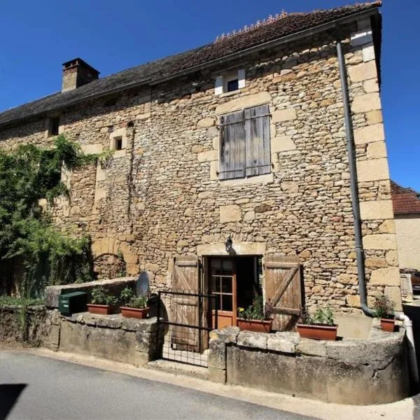 Joli gîte pour 5 personnes : Chez Cherrie, hotel di Saint-Julien-de-Lampon