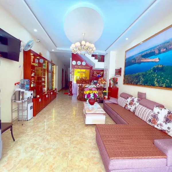 Hà Anh Hotel: Plây Ku şehrinde bir otel