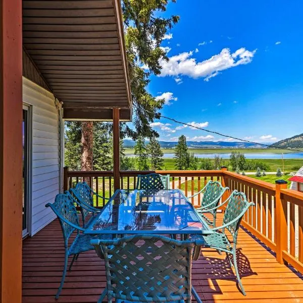 Cozy Montana Lake View Getaway - Fish and Hike!, hotel in Kalispell