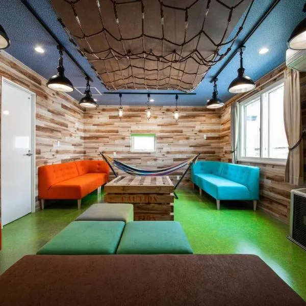 The BEEHIVE OTARU, готель у місті Отару