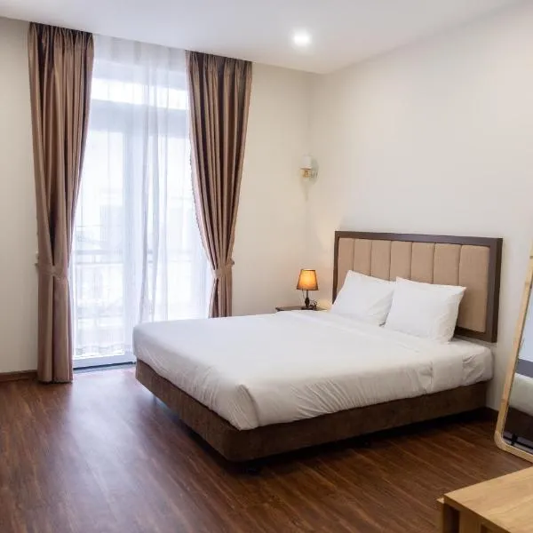Dalat Blanc Hotel & Apartment: Da Thanh şehrinde bir otel