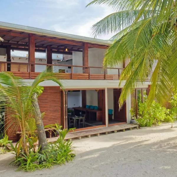 Aveyla Manta Village, hotel in Dharavandhoo