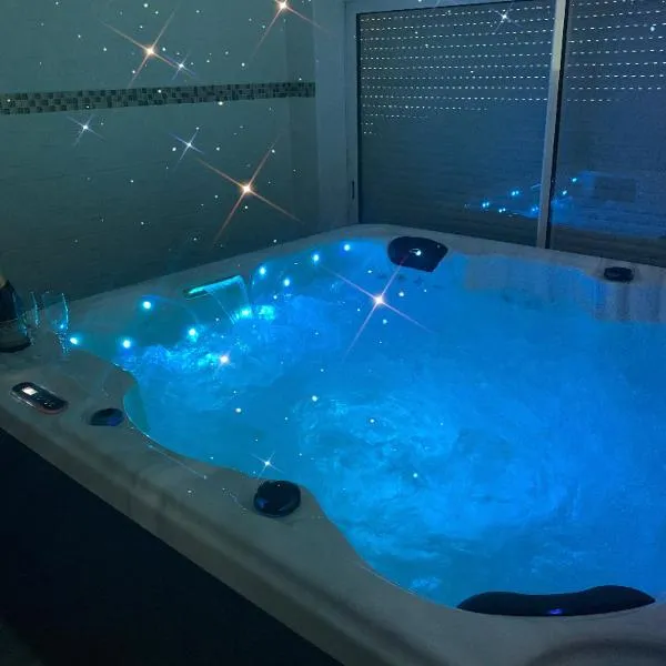 Chez SOPHIE, logement avec jacuzzi et salle cinéma, hotel v destinaci Altviller