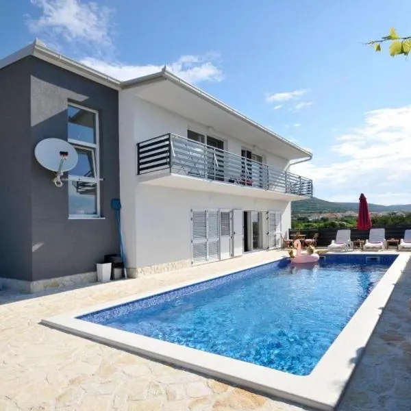 Villa Carolina, hotell i Trogir
