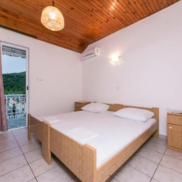 Apartment Podaca 4734b, hotel in Podaca