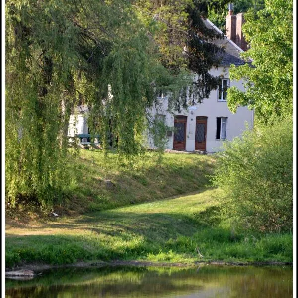 Gîte AU BORD DE L'EAU jusqu'à 8 personnes, hotel v destinaci Chambon-sur-Voueize