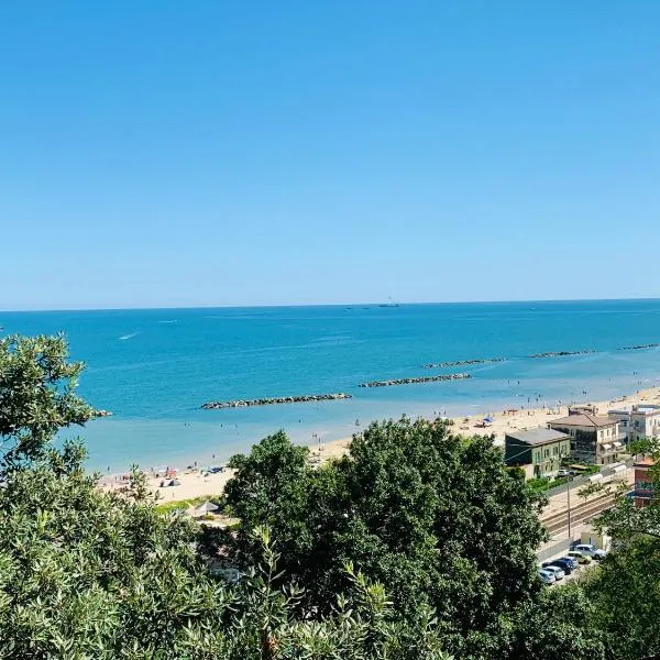 AbruzzodAmare Amazing Apartments with Romantic Sea View, ξενοδοχείο σε Francavilla al Mare