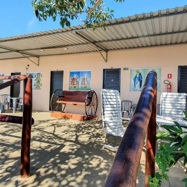 Pousada Romeiros do Pai Eterno - Santuario Basilica de Trindade, hotel in Trindade