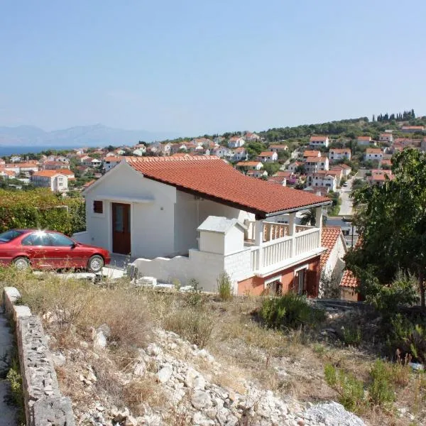 Apartments with parking space Sutivan, Brac - 5654, hôtel à Sutivan