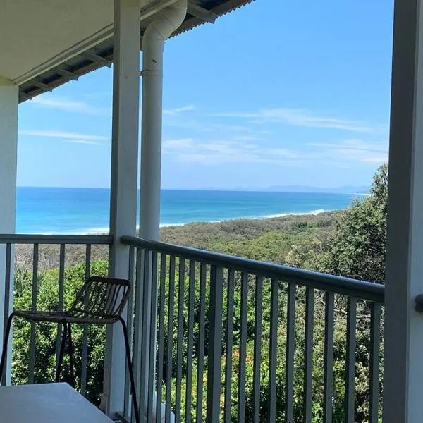 15 Whale Watch Resort + Beach Front + Ducted Air Con + 3 Bed + 2 Bath, hotel v mestu Point Lookout