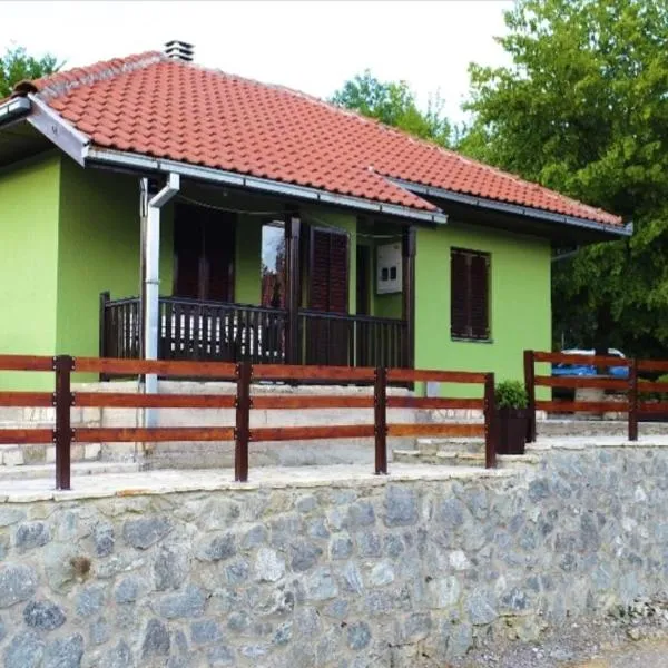Green Eco Cottage, hotell i Raško