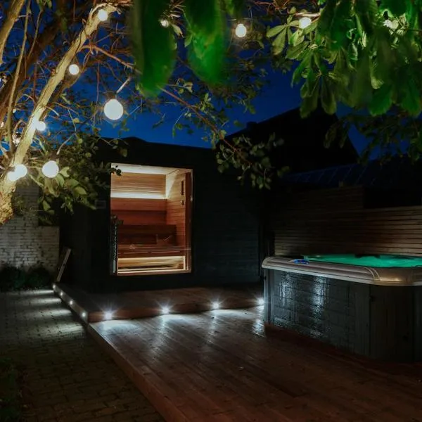 Wunderschöne FeWo direkt am Meer mit Whirlpool & Sauna, hotel v destinaci Nordstrand