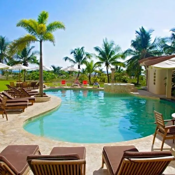 Beach Front Boutique Condominium, hotel in Jacó