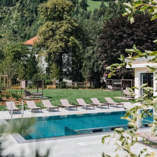 Hotel Bräu, hotel v destinaci Zell am Ziller
