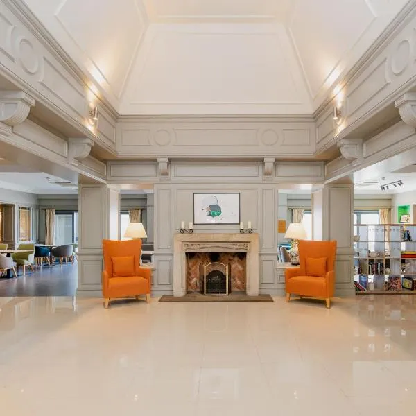 هوليداي إن ميدستون-سيفين أووكس، فندق في ميدستون