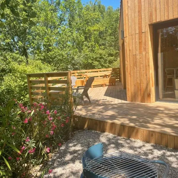 Chalet Cocoon – hotel w mieście Laroque