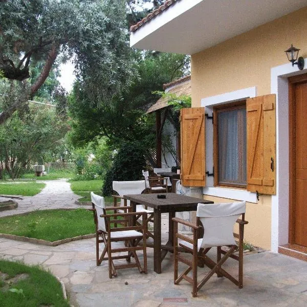 Lysistrata Bungalows, hotel v destinaci Potos