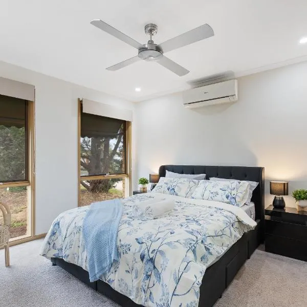 Woodgrove Penthouse - 36 min drive to MEL airport, hotel v destinaci Melton