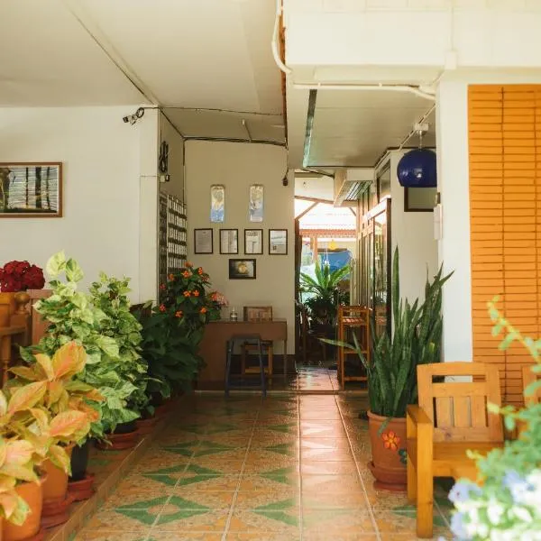 Nu Phen Homestay, hotel v destinaci Chiang Mai