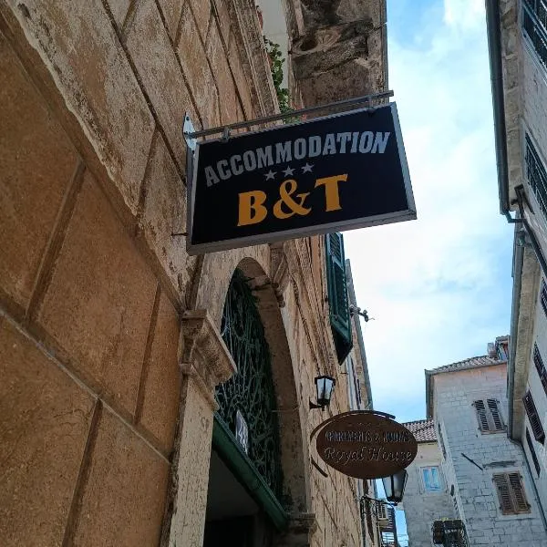 Guesthouse BiT Accommodation، فندق في كوتور