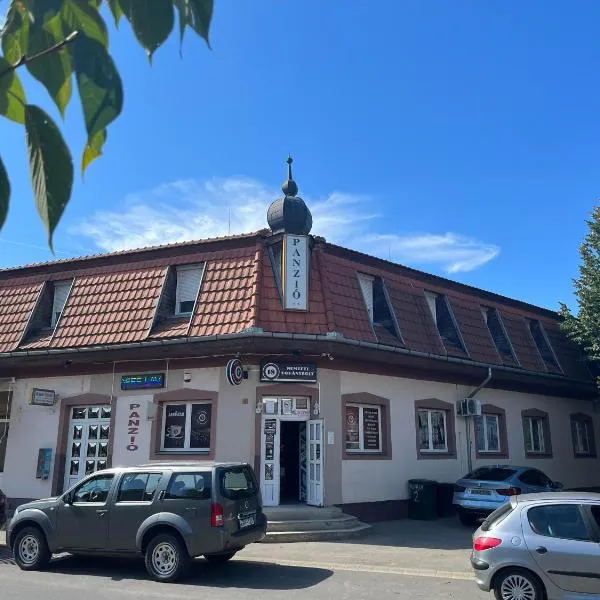 HOTEL Kuruc Panzio TARPA Kossuth utca 25E, hotel v destinaci Tarpa