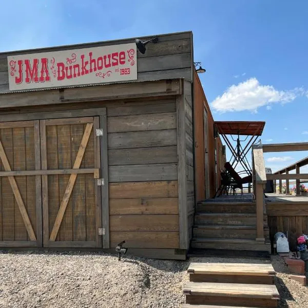 JMA Bunkhouse โรงแรมในริเวอร์ตัน