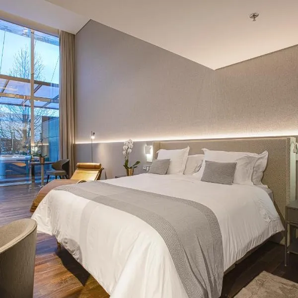 Suryaa Hotel Pinhais, Curio Collection by Hilton, hotel em Pinhais