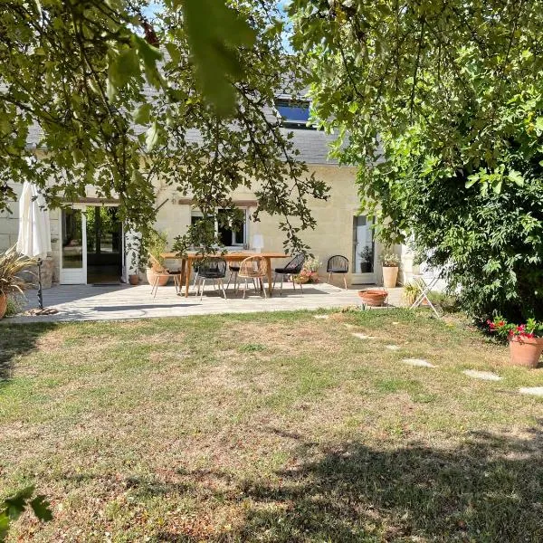 Chambres d hôtes avec Piscine et Spa La Folière Saumur, מלון בVillebernier