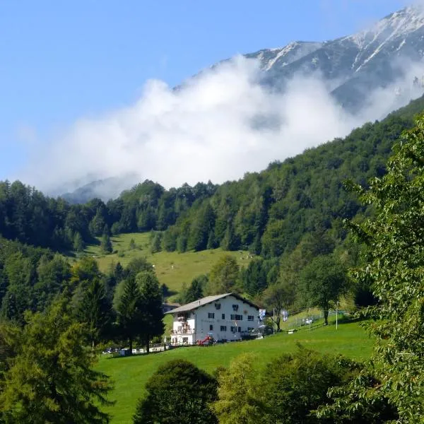 Rifugio Monte Baldo, hótel í Avio