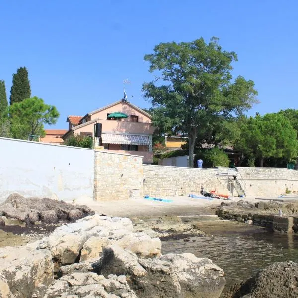 Apartments by the sea Zambratija, Umag - 6997, hotel v destinaci Zambratija