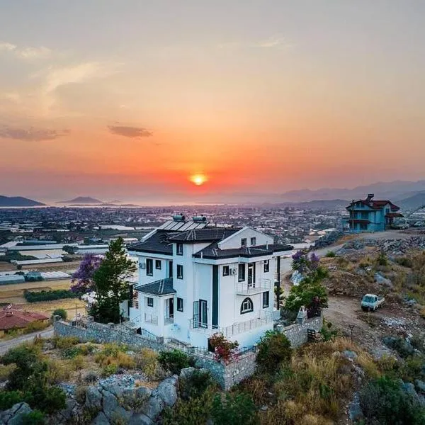 sessiz sakin manzaralı sauna ve jakuzili,müstakil havuzlu villa, готель у місті Kayacık