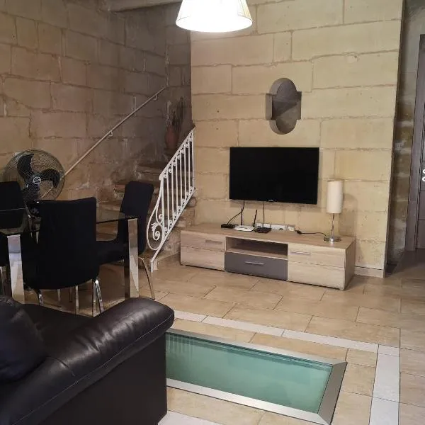 Two gate town house, hotel in Senglea