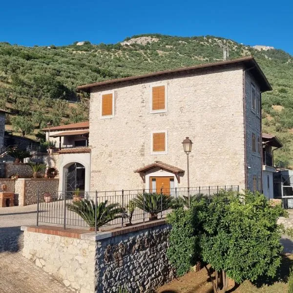 CASALE DEI PRIORI, hotel v destinaci Rocca Massima
